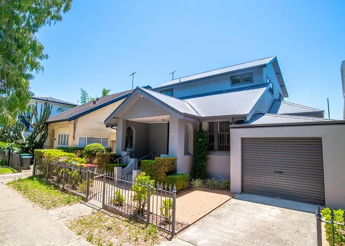 Charming Parkview Shared House Near Bondi Beach